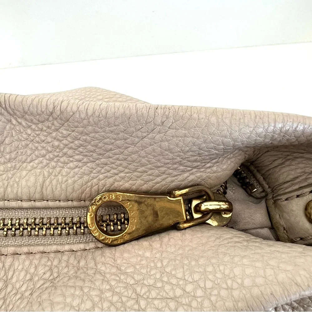 MARC by MARC JACOBS Oat Cream Pebbled Leather Crossbody Shoulder Tote Hobo Bag